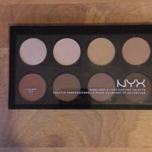 NYX HIGHLIGHT & CONTOUR PRO PALETTE
